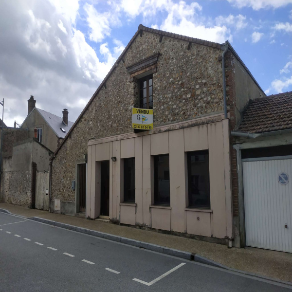 Offres de vente Maison La Loupe 28240