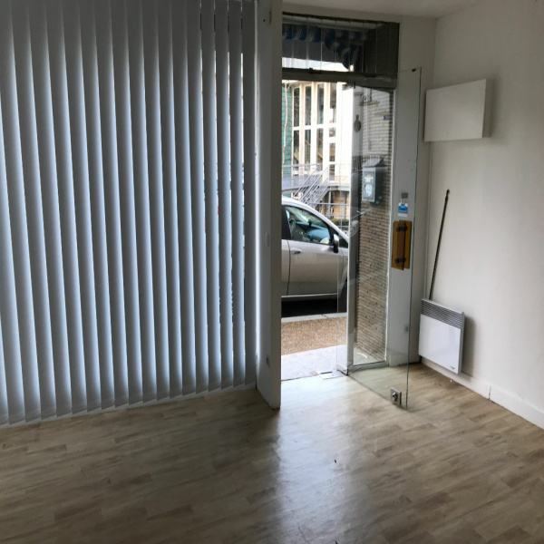 Location Immobilier Professionnel Local commercial La Loupe 28240